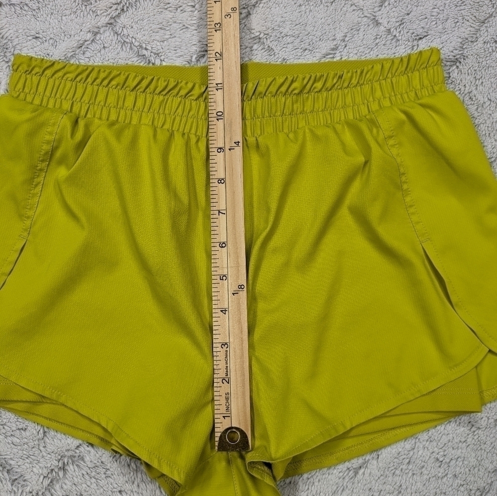 Girlfriend Collective Shorts Women's S Green Lime Trail Lined Micro Hi-Rise 2” - Picture 5 of 9